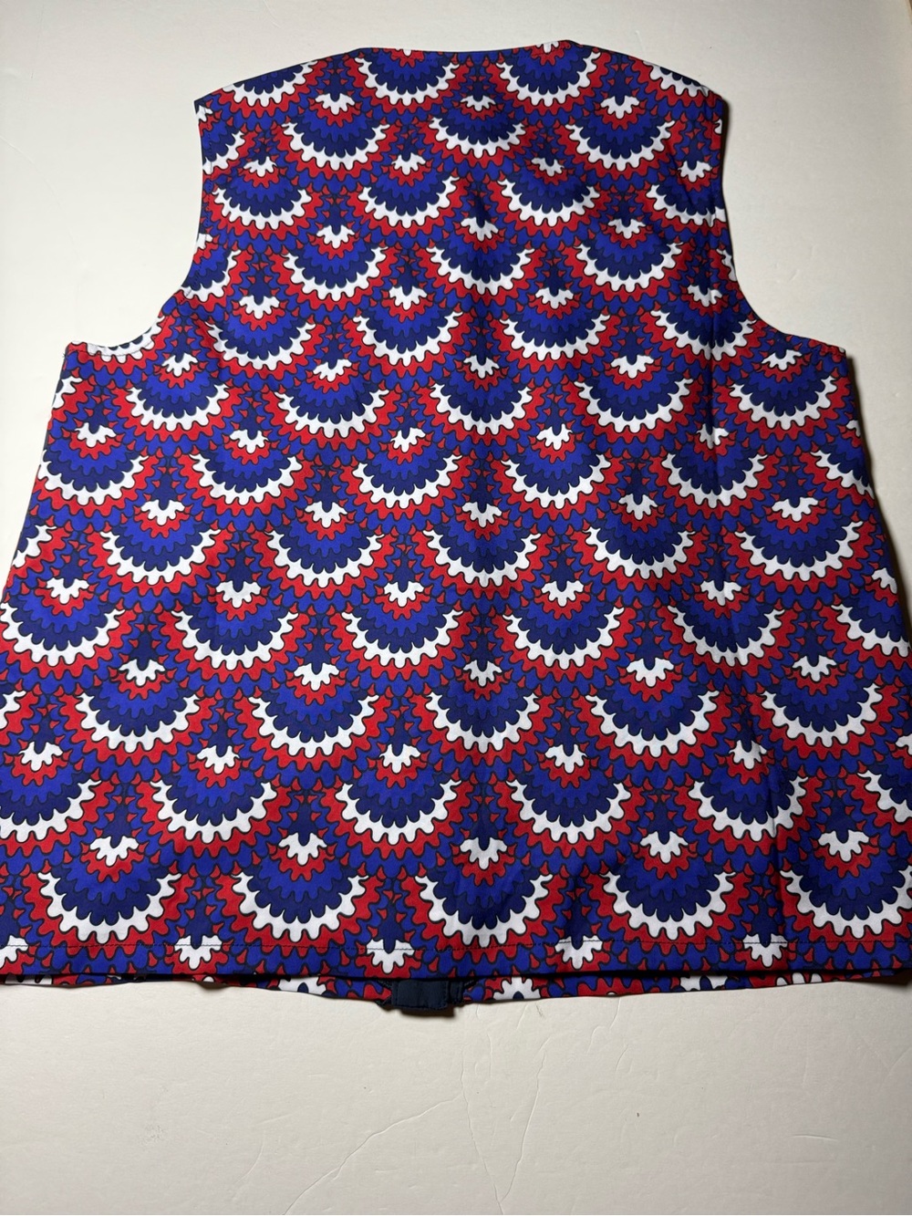 SSYS Sleeveless Everly Scallop Trim Top In Banner Blooms Medium Red,Blue White - Picture 8 of 8